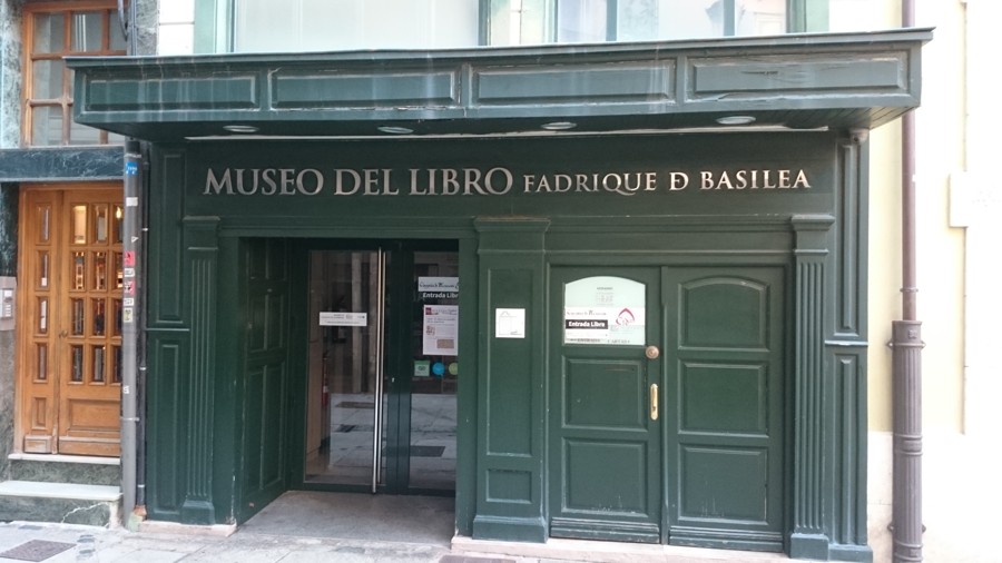 Entrada al Museo de Libro