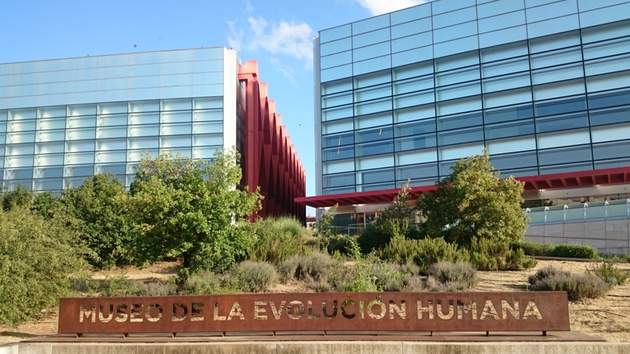 Exterior del Museo de la evolución humana
